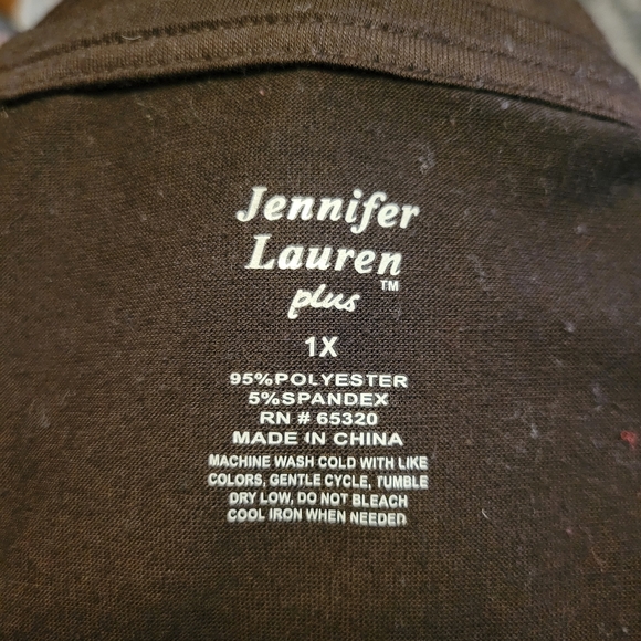 Jennifer Lauren Size 1X Classic Brown V-Neck Short Sleeve Tee - Picture 2 of 2
